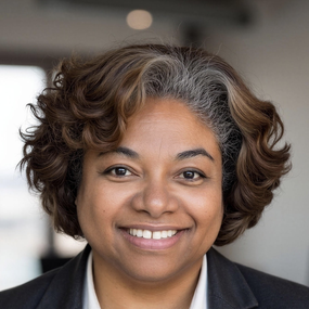 Rose Robinson headshot